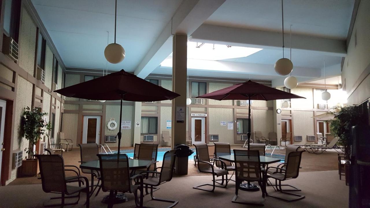 Crookston Inn & Convention Center Esterno foto